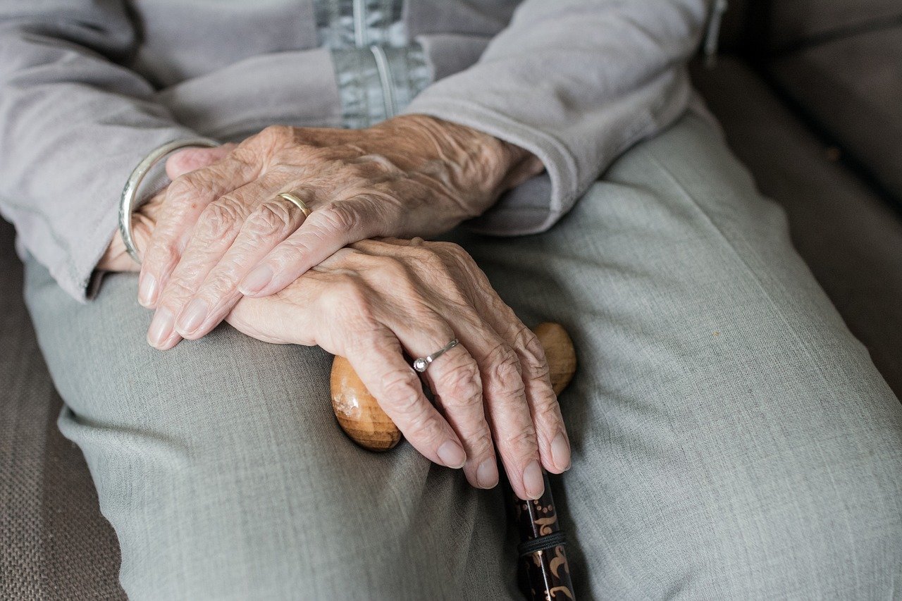 Norway officials warn frail elderly against side effects of COVID experimental vaccines