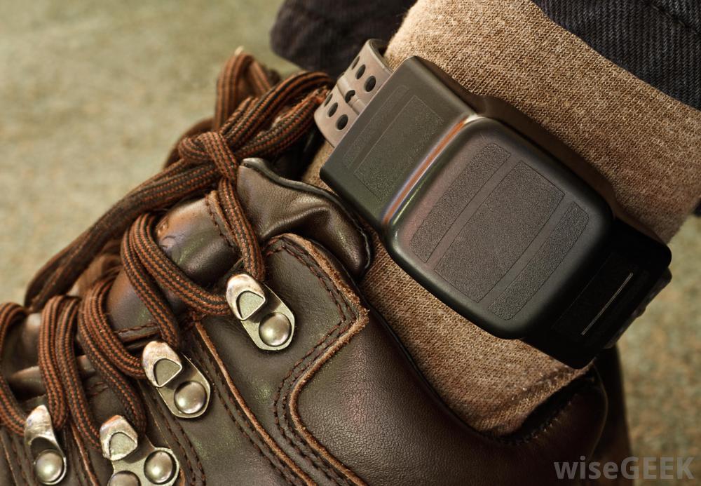 Public school in Washington forces athletes to wear ankle monitors as a condition for participating in team sports