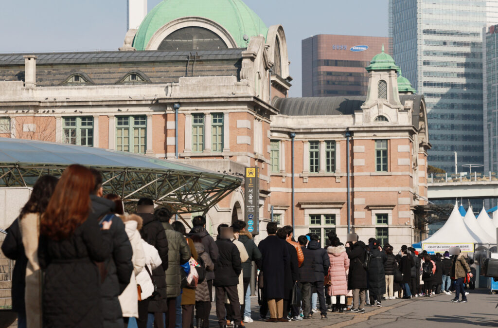 South Korea shifts pandemic policy to focused protection